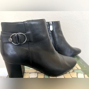 Bandolino Women's Linah Ankle Bootie